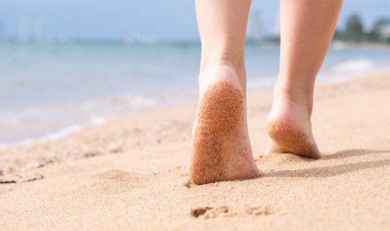 Es bueno andar o correr por la playa - Almeria Quiropractica|Meditacion - Almeria Quiropractica